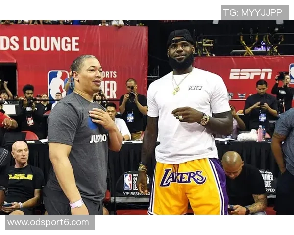 电讯报：爱德华兹力挺魔笛并看好维尔茨未来表现与价值