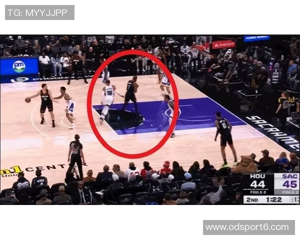 火箭比赛观众席冷清KD暗示第二节将会有不同场面