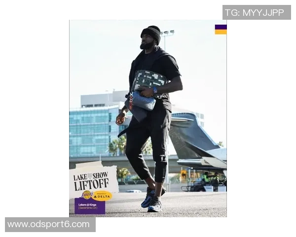 湖人队启程前往凤凰城客场比赛登机照曝光全队士气高涨