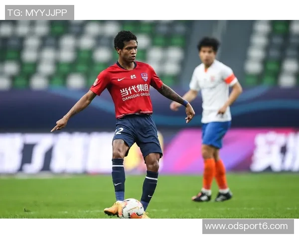 斯基拉透露维拉不打算留住利昂贝利土超俱乐部已对此表示关注 斯基拉透露维拉不打算留住利昂贝利土超俱乐部已对此表示关注